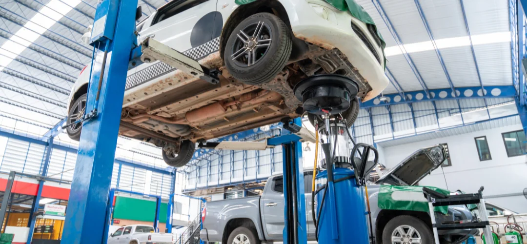 Read more about the article What Does a Mechanic Do