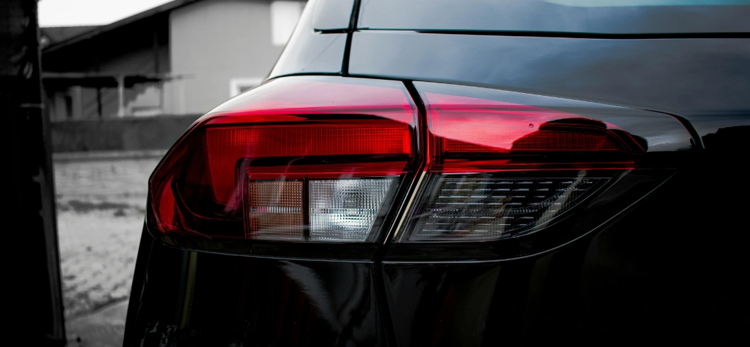 Read more about the article Top 10 Signs Your Car Needs Immediate Attention from a Mechanic Near You